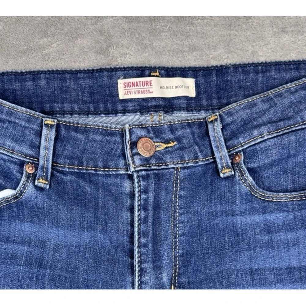 Signature Levi‎ Strauss Bootcut Jeans Womens W32 L30 Mid Rise Stretch Blue